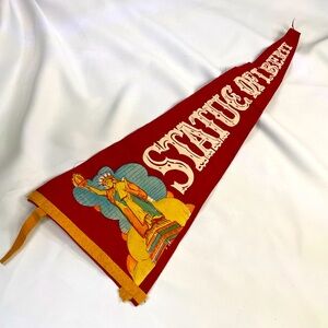 VTG 1950s red felt Statue of Liberty souvenir pennant *Rare*